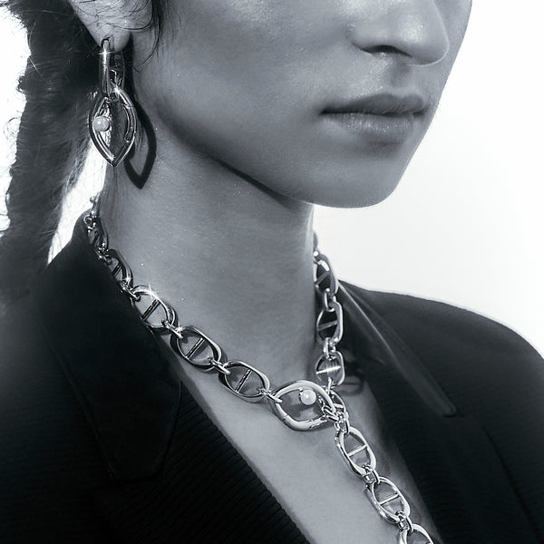 Eye Opener Chain Earrings - Silver