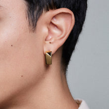 Load image into Gallery viewer, Jewel Beneath Signet Earring Single - Black Onyx, 24ct Gold-Plated Sterling Silver