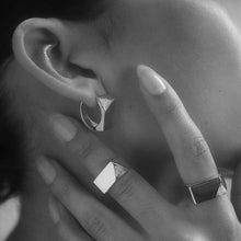 Load image into Gallery viewer, Jewel Beneath White Diamond Signet Ring - 18kt recycled white gold - made to order