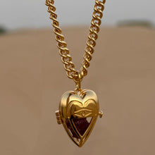 Load image into Gallery viewer, The Lovers Heart Chain Necklace Gold
