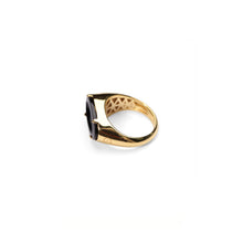 Load image into Gallery viewer, Worry Stone Onyx Signet Ring - 18kt recycled gold - made to order
